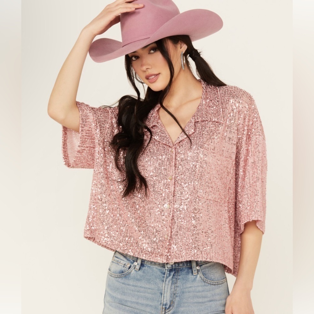 NWOT POL sequin pink short sleeve top Size Medium